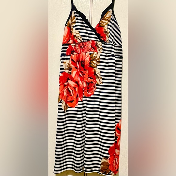 Summer blouses, summer dress and romper with 2-3 inch high-heel shoes - Picture 10 of 16